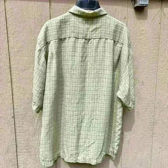 Tommy Bahama Silk Short-Sleeve Button-Down - Picture 3 of 8